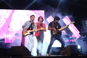 Manav Rachna Fest Resurrection 2K16 reached its grand culmination as Bollywood Nite with Singers Benny Dayal and Hindi Band Astitva left the audience in raptures