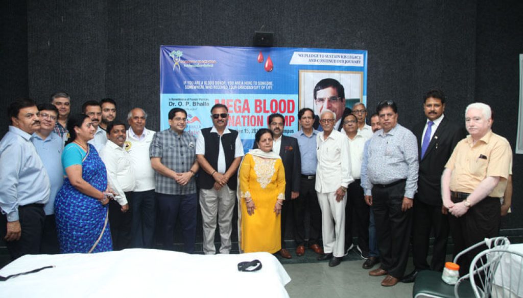 Manav Rachna family participates whole-heartedly in the Mega Blood Donation Camp & Thalassemia screening drive organized in the memory of Dr. O P Bhalla (1)