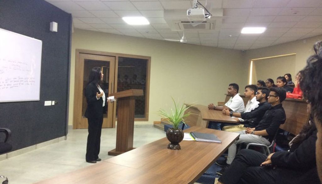 Ms. Alka Shree, an Advocate from Hon’ble High Court of Delhi, visited the Faculty of Law (1)