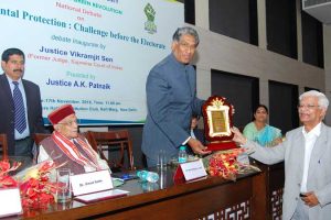 Prof. Jose P. Verghese presents Kuldeep Singh Memorial Environment Award