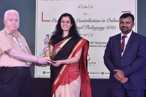 Outstanding Contribution in Online Education and Pedagogy 2021’ Award awarded to MRIIRS