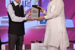 Sh. Kanwar Pal Gujjar, Education Minister of Haryana bestows Recognition Award to Manav<br>Rachna for its Contribution to Education in Haryana at the ZEE Delhi-NCR Haryana Event